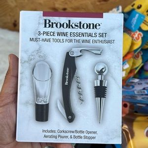 Brookstone 3 piece wine essential set